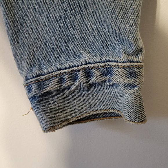 Vintage Levi's Buckle Back Denim Jean Jacket - Picture 15 of 16